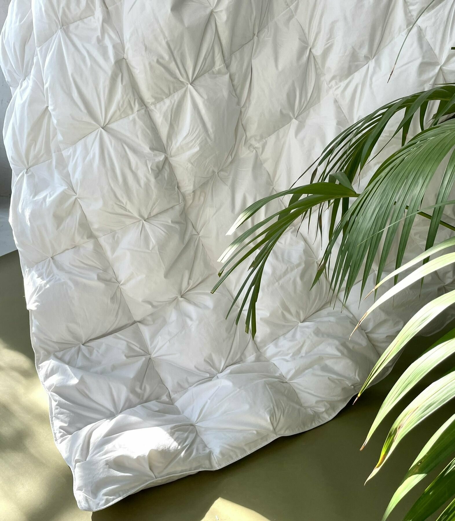 Одеяло пуховое с буфами из 100% белого пуха, Чехол 100% белоснежный хлопок, 1.5 спальное, 150х205 - фотография № 3