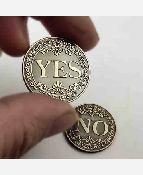 Монета сувенирная подарочная YES / NO (Золото) в пластиковом прозрачном футляре (d 41см вес 21г)