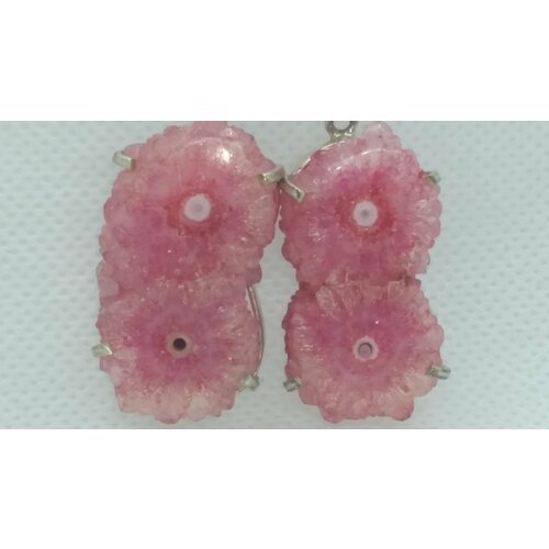 Серьги с подвесками Серьги с камнем, кварц, размер/диаметр 35 мм, серебряный, розовый серьги с подвесками кварц размер диаметр 30 мм розовый