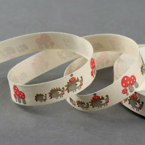 Лента хлопковая Ёжики, 15 мм, отрез 5 метров, цвет бежевый/серый