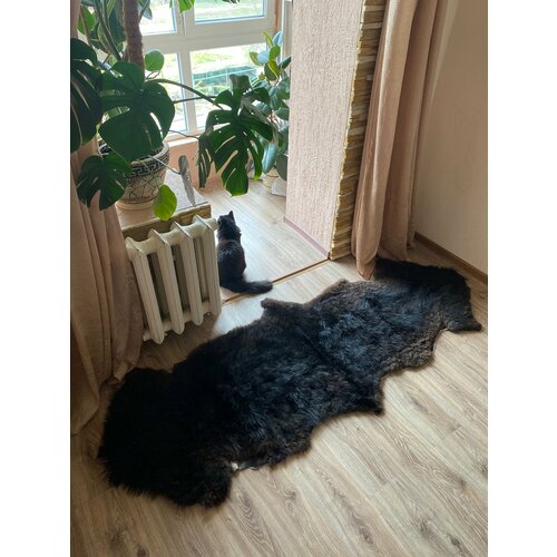 Шкура коврик меховой прикроватный овчина, 180х70 см. (из 2-х шт).