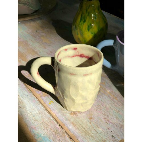 Керамическая чашка ручной работы бежевая