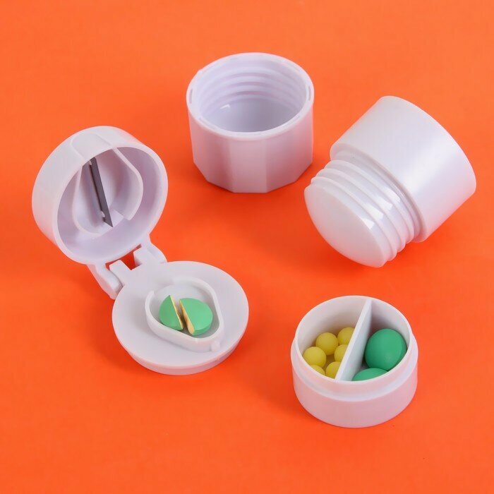 Картинки Таблетница 4 в 1 с таблеторезкой, размельчителем и мензуркой, белая