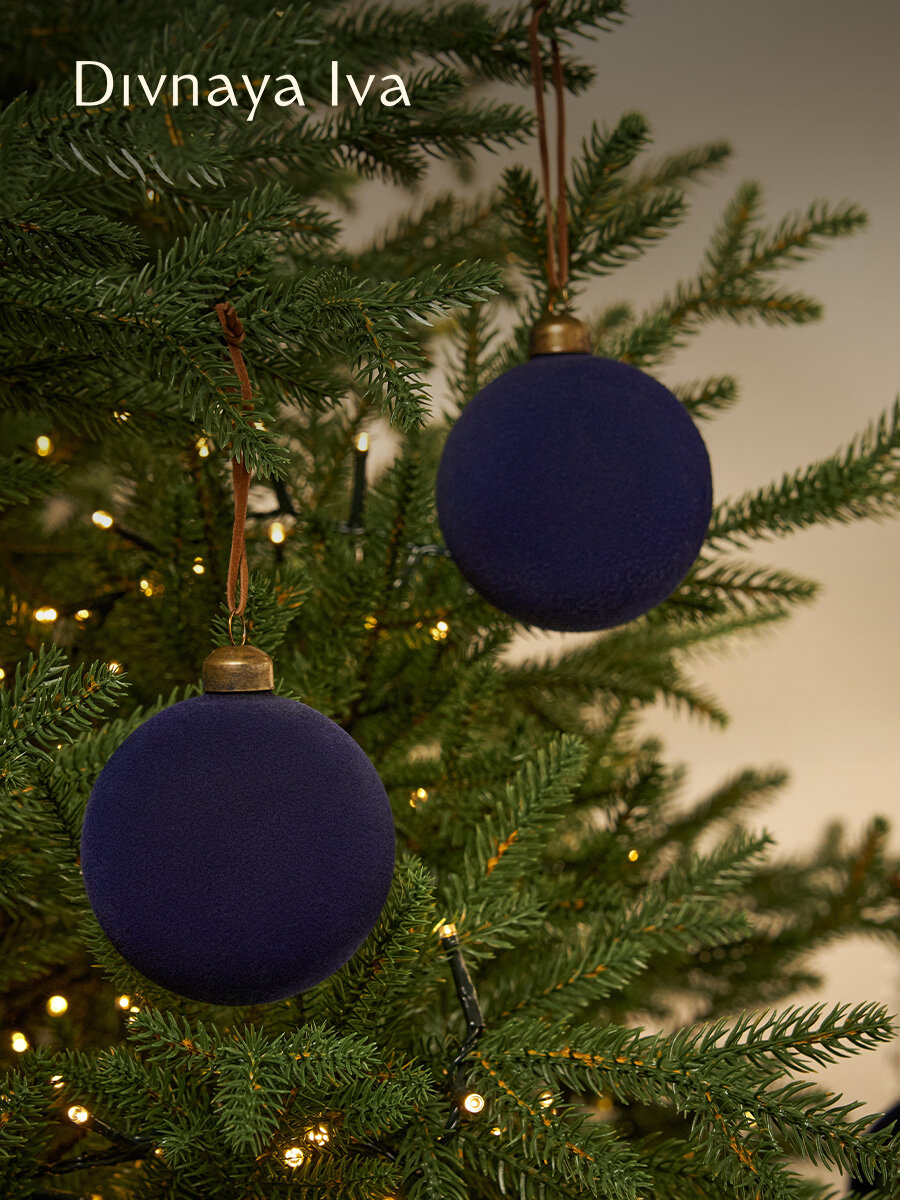Набор стеклянных бархатных елочных шаров 3 шт, ручная работа, цвет синий, диаметр 8 см, Divnaya Iva