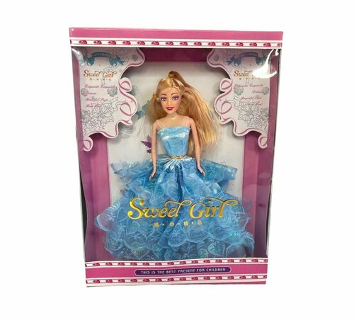 Красивая кукла для девочек в голубом платье