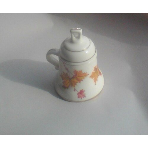 Кружка колокол (бел, Кленовый лист, отводка золотом)