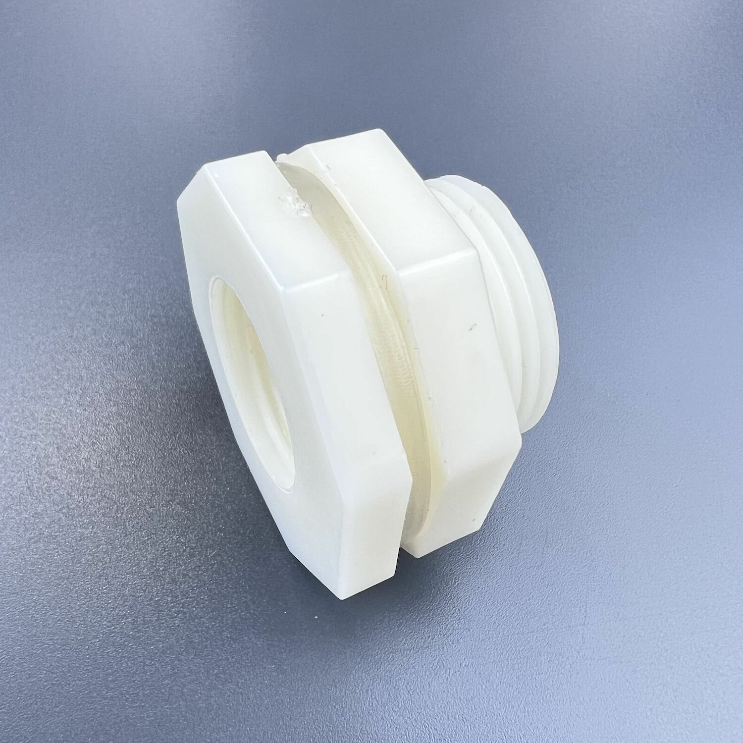 фото Адаптер Профитт пластиковый выход 1/2" ВР для бочки