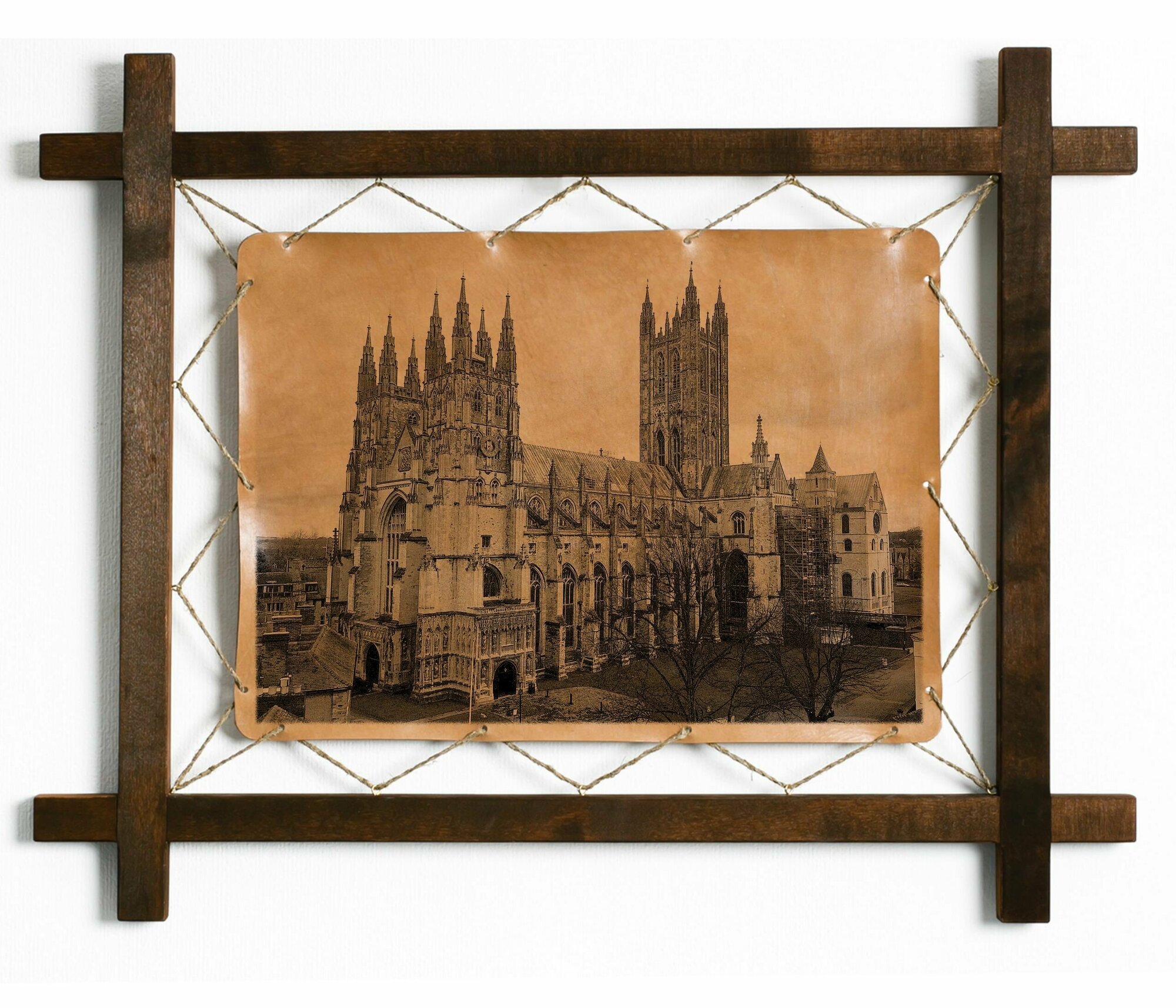Картина Кентерберийский собор, гравировка на натуральной коже, интерьерная для украшения и декора на стену в деревянной раме, подарок, BoomGift