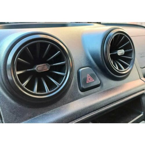 Автомобильный дефлектор воздуховода Гранта AMG черный пара