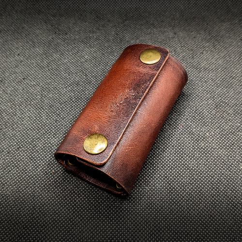 Ключница Ключница из коричневой кожи ручной работы, натуральная кожа, ручная работа, гладкая фактура, коричневый