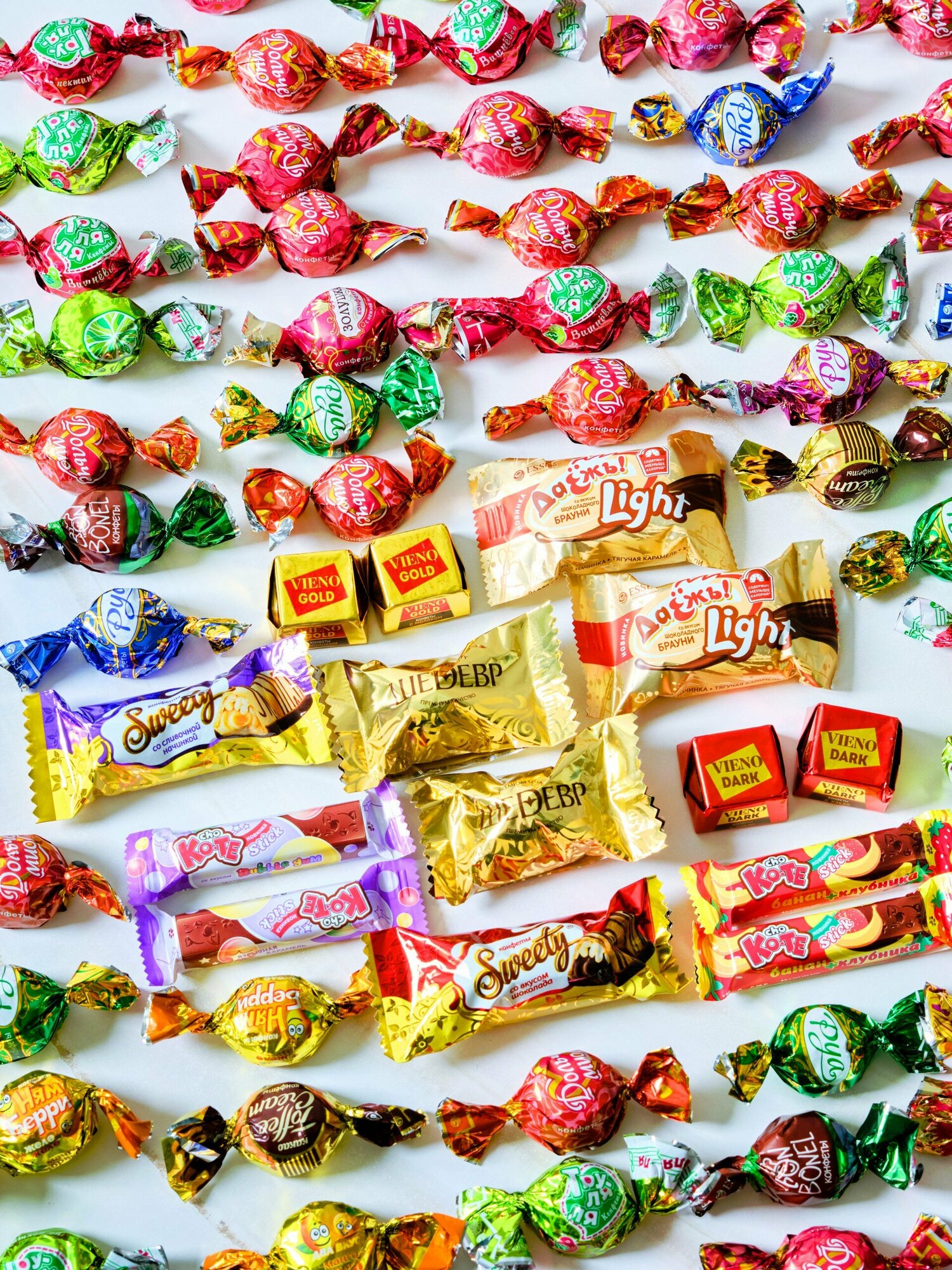 Подарочные конфеты шоколадные ассорти 16 видов в коробке, 1 кг - фотография № 5