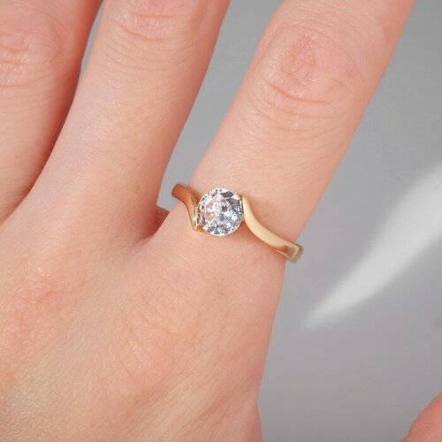 фото Кольцо, белый случай