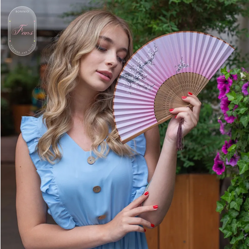 Веер складной деревянный для танцев