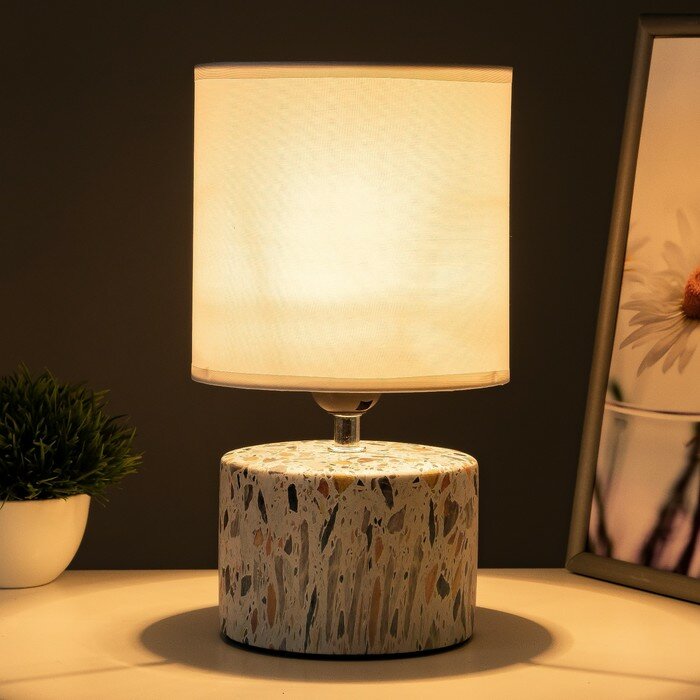 Настольная лампа "Сафари К" Е14 40Вт бело-серый 12,5х12,5х29 см - фотография № 2