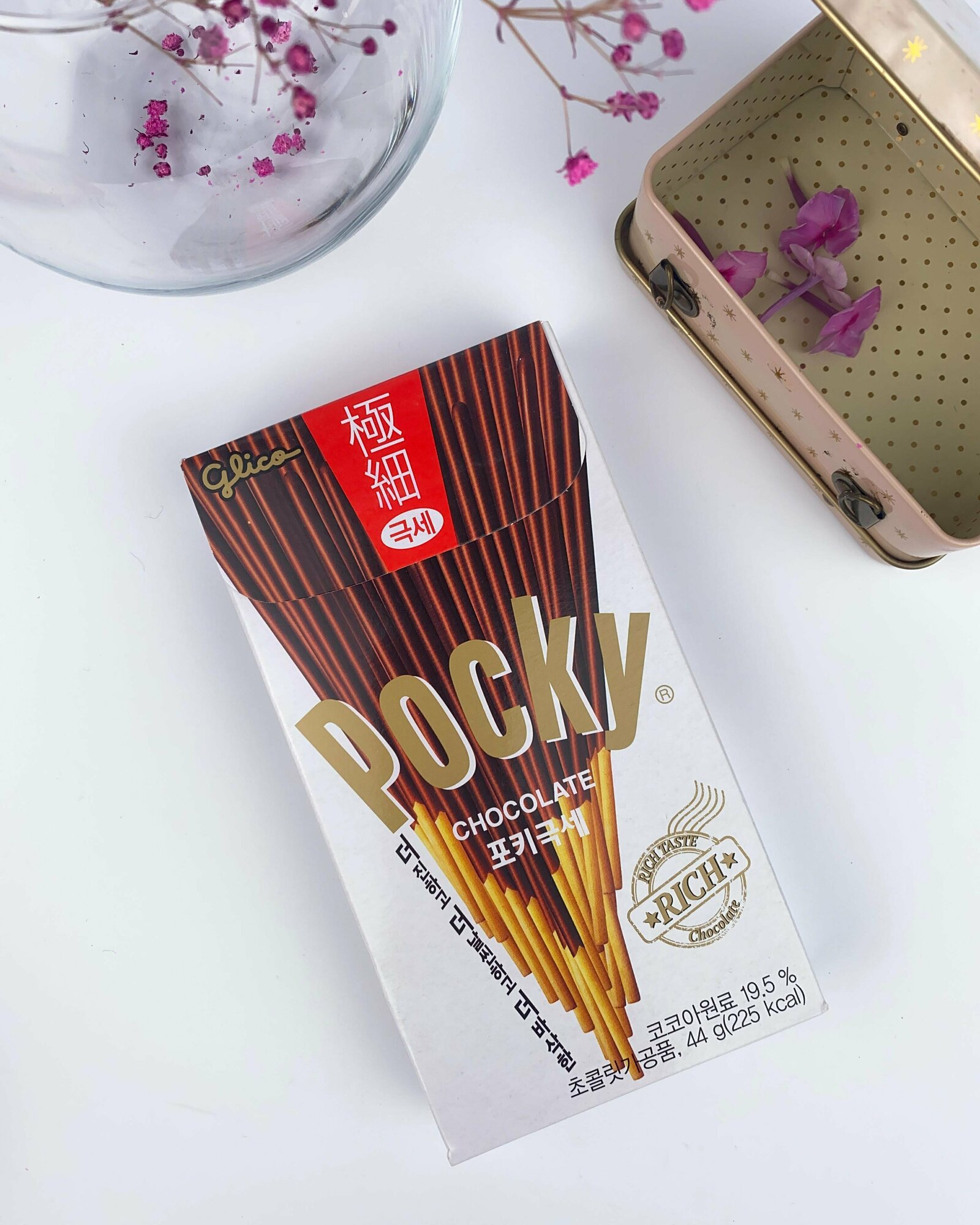 Печенье "Палочки Pocky" Поки SUPERFINE - Супер тонкие, с шоколадом, 2шт, Корея / Корейские сладости - фотография № 2