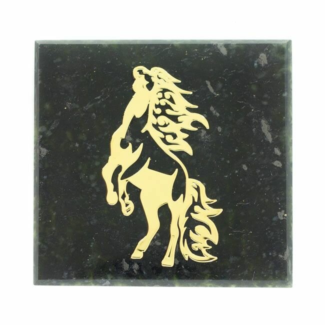 Магнит "Конь на дыбах" камень змеевик 116209