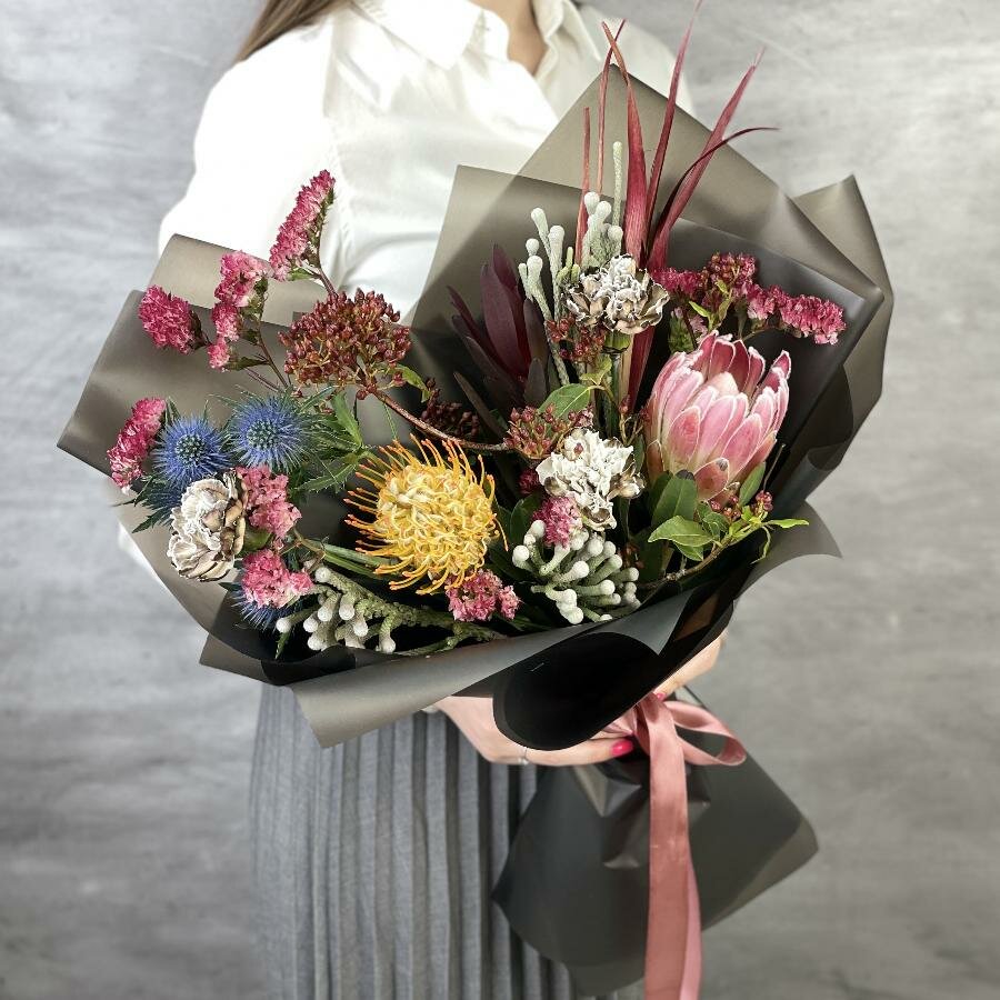 Букет с протеей Ривенделл