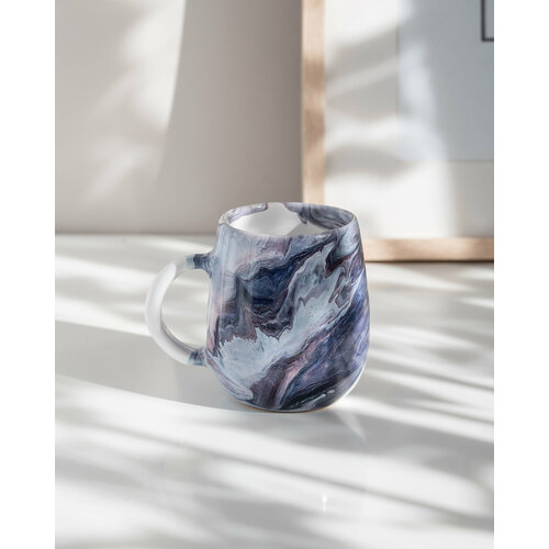 Кружка Linadelika из белой испанской глины из серии Меркурий белая с фиолетовыми разводами 400мл