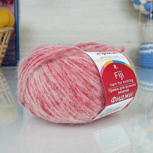 Пряжа Троицкая камвольная фабрика Фиджи (ТКФ), красный - 06, 20% мериносовая шерсть, 60% хлопок, 20% акрил, 5 мотков, 50 г, 95 м.