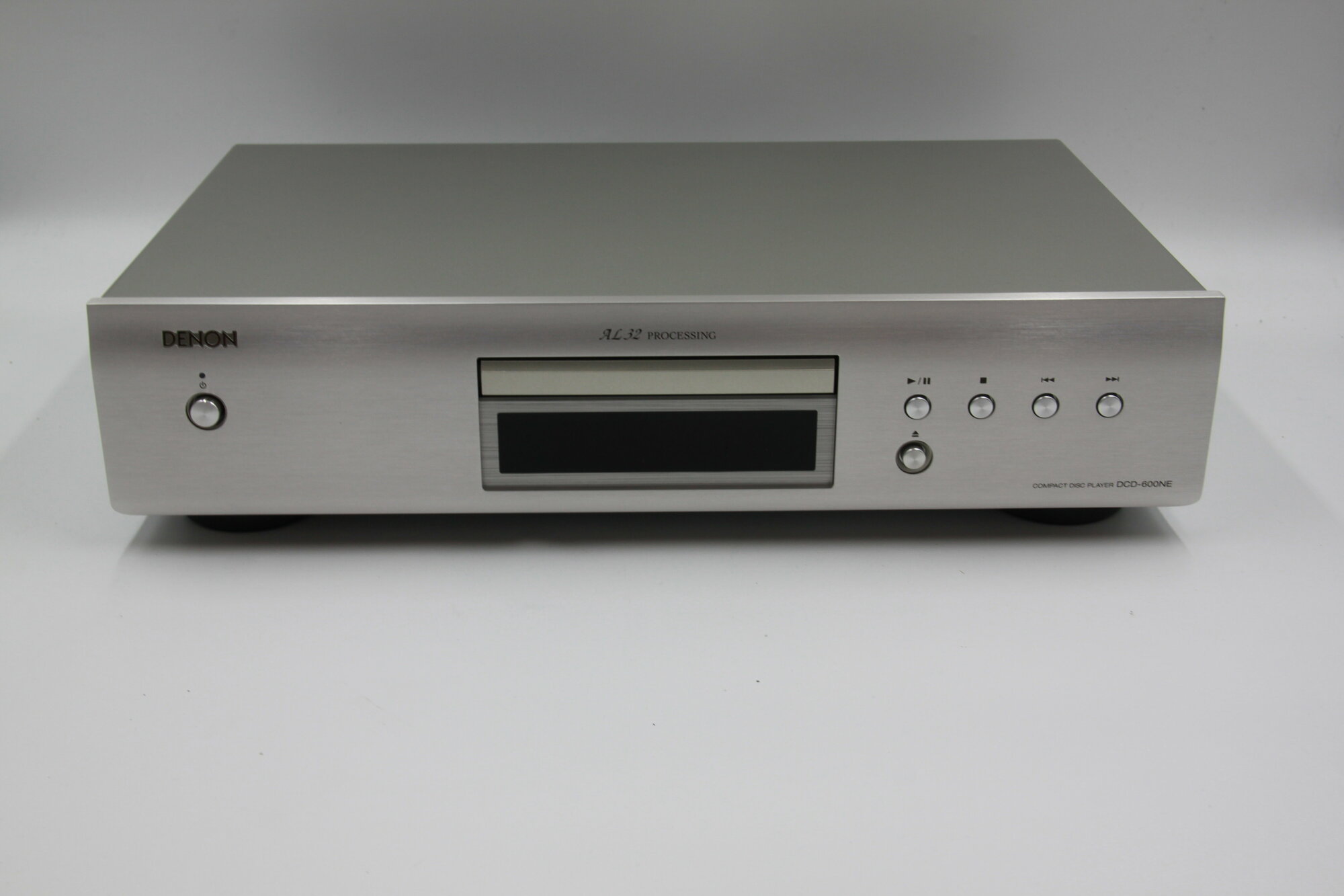 CD-проигрыватель Denon DCD-600NE