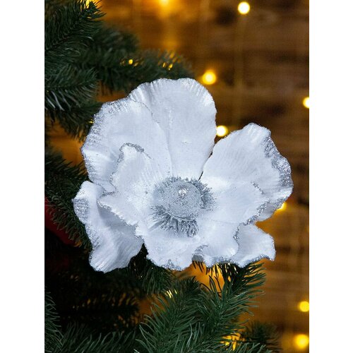 серебристый