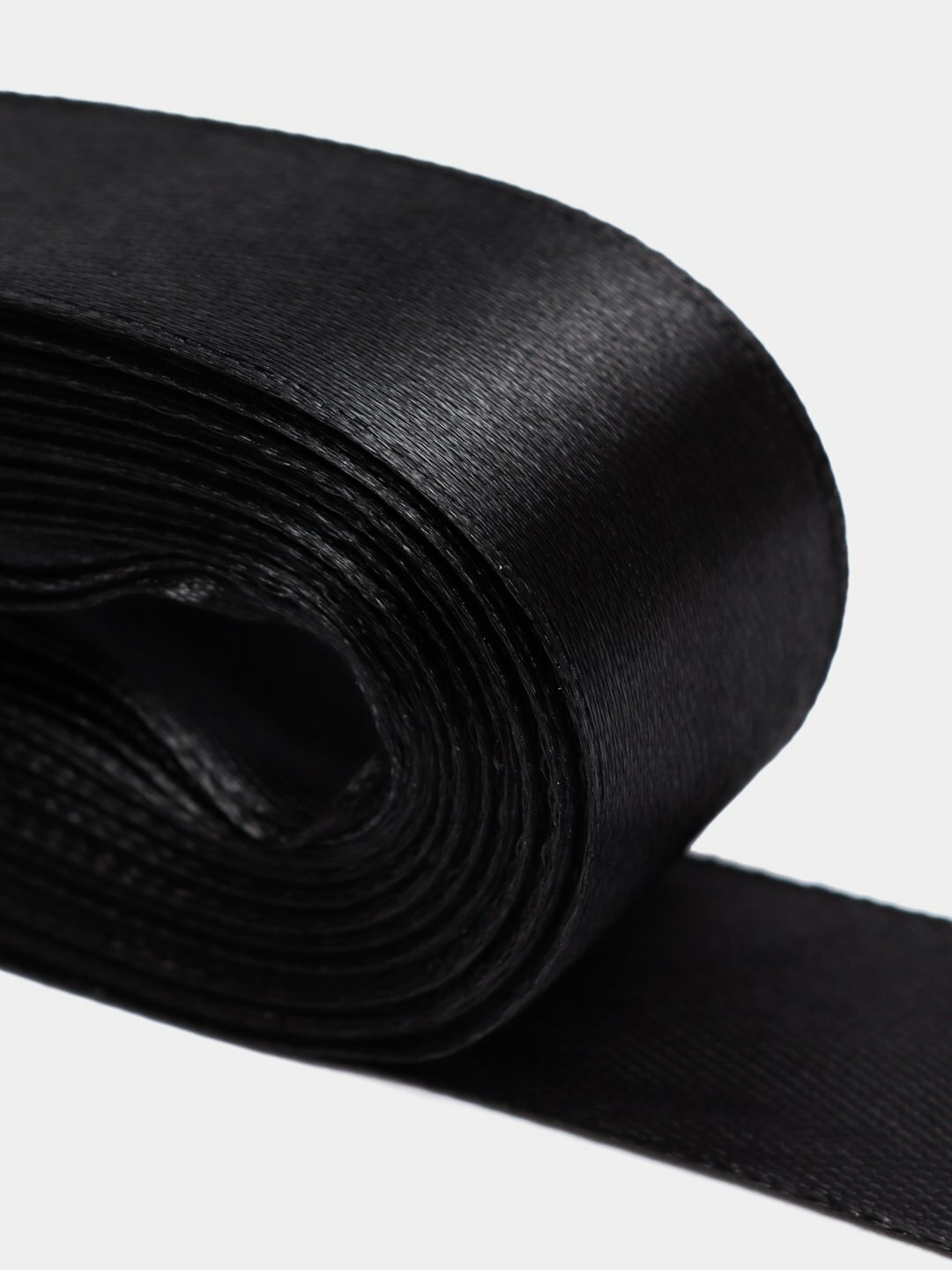 Атласная лента, ширина 2,5 см, 13 м, черная, для рукоделия, флористики — фото 1
