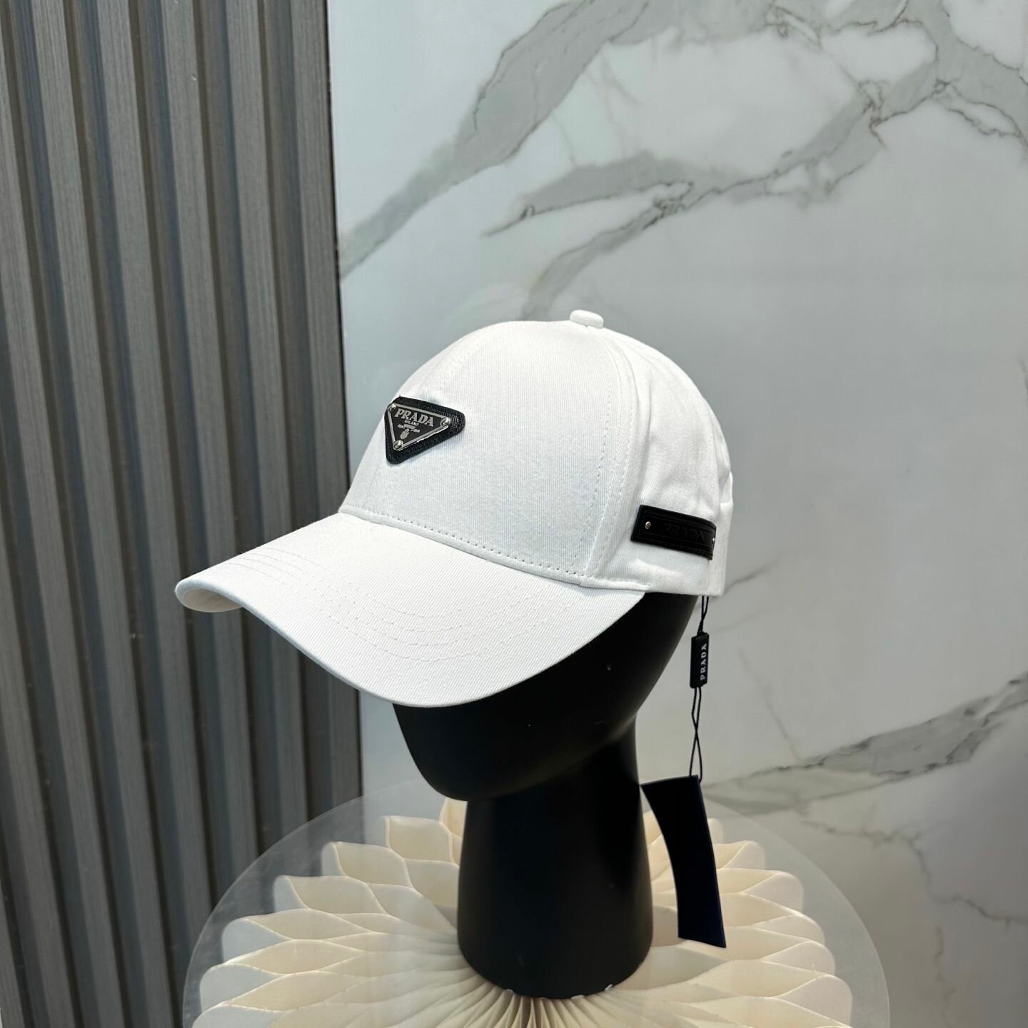 Бейсболка Prada кепка