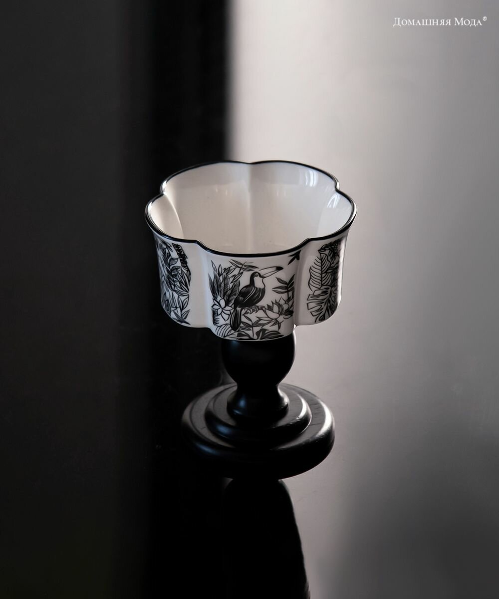 "Палермо" Креманка фарфоровая "Тукан" 10,6х10,6х13см, 230мл, фигурная, на деревянной ножке, с деколью, отводка