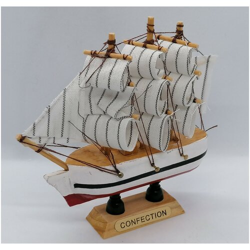 Корабль-парусник сувенирный, 10 см