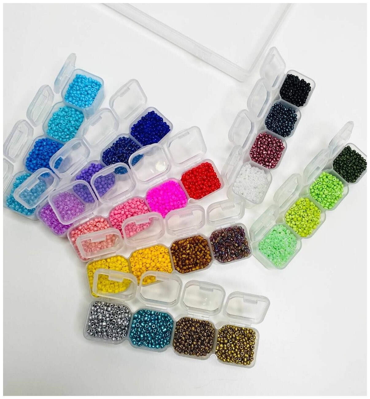 Набор для творчества мелкий бисер, большой набор разноцветного бисера в органайзере с ячейками, 28 цветов