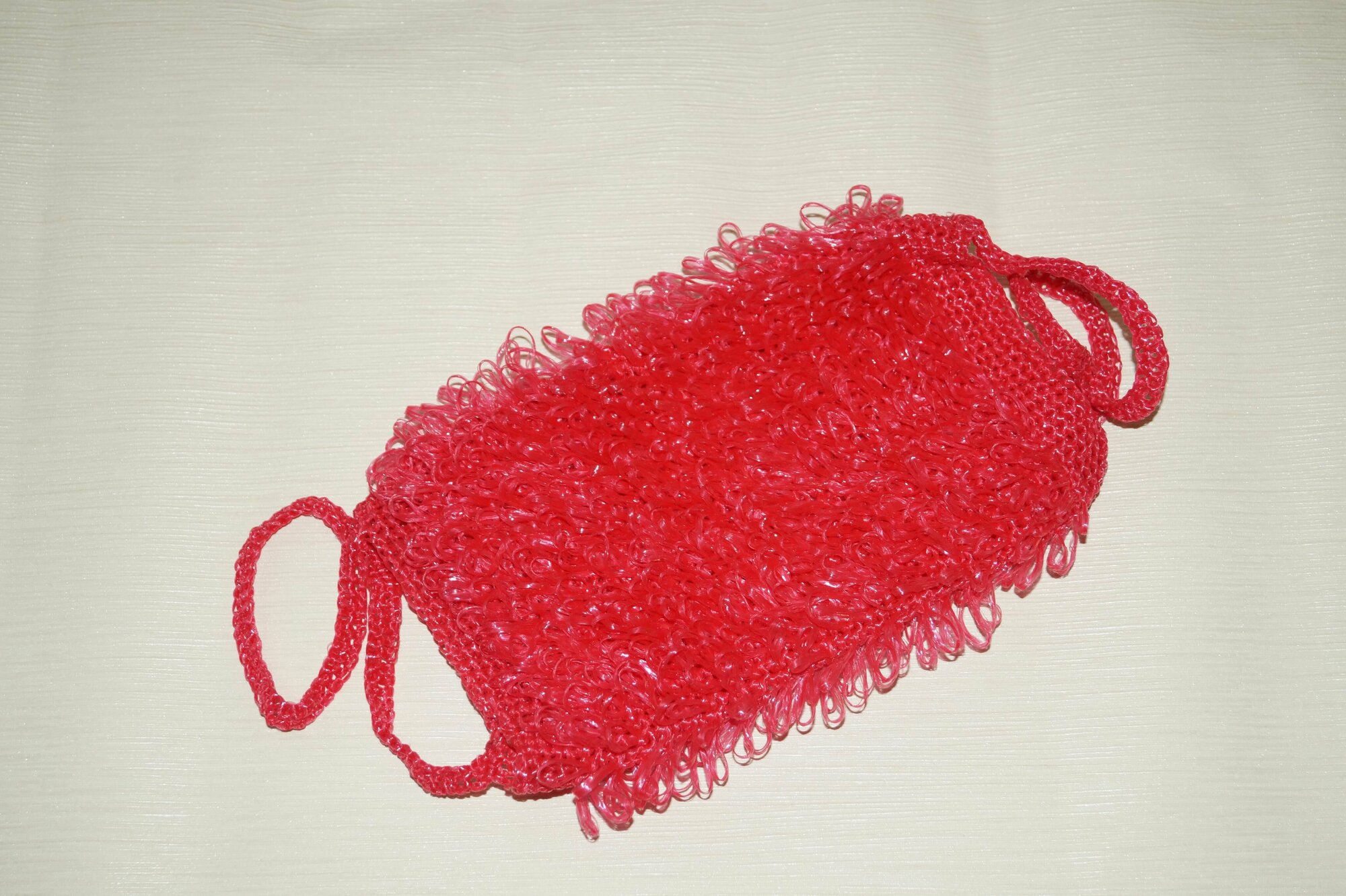 фото Мочалка для тела двойная из полипропилена красная 250х150 мм / ручная работа / плотная вязка