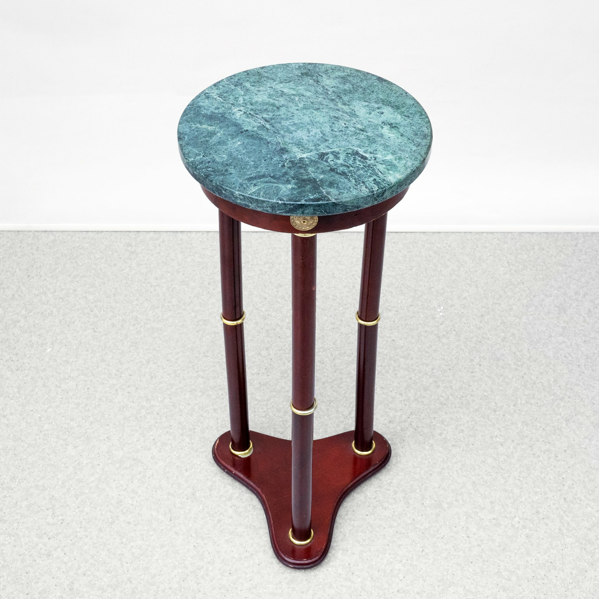 фото Консоль (кофейный столик), дерево, камень, латунь, Западная Европа, 2000-2010 гг.