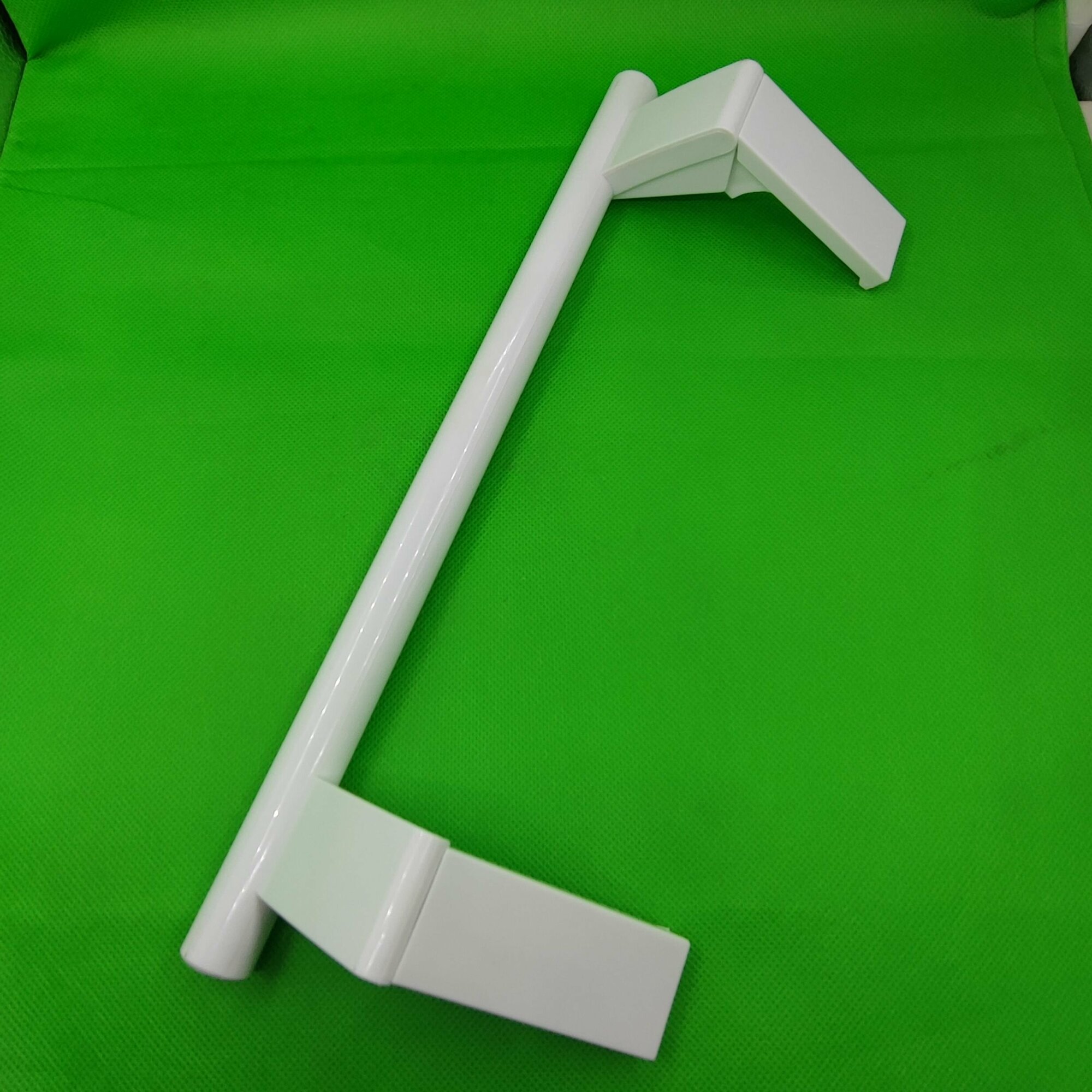 фото Ручка холодильника Либхер белая 31 см