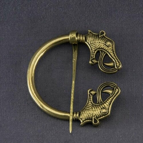 Фибула Дракон