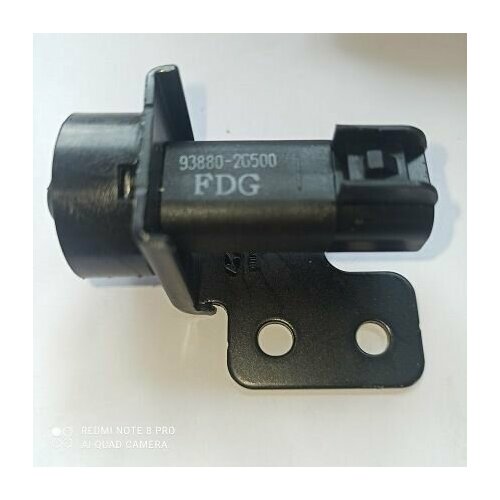 Концевой выключатель подсветки моторного отсека Kia/Hyundai 938802g500