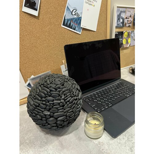 Шар из черноморской гальки 17см Garden Ninja декоративный, ручная работа, черный