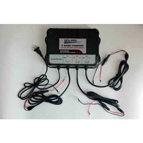 Зарядное устройство SEA-PRO ТЕ4-0286 1х12В AGM 2х12В LiFePo4 2 выхода LiFePo4 по 12 вольт для тяговых сервисных аккумуляторов 1 выход AGM 12V для свинцово-кислотных батарей АКБ ток 3х10A 15390₽