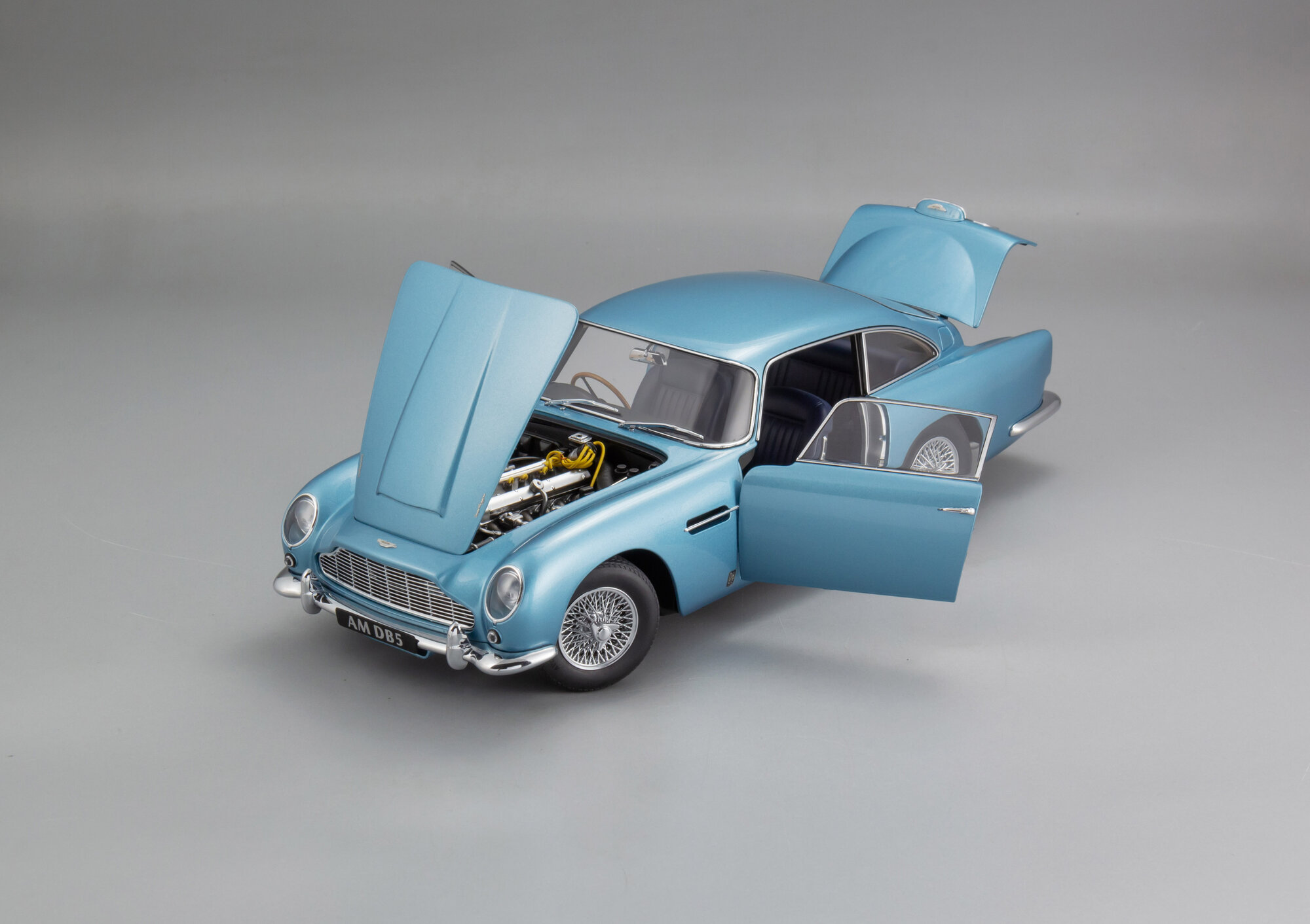 1:18 Aston Martin DB5 - 1964, Коллекционная масштабная модель от AUTOart — фото 1