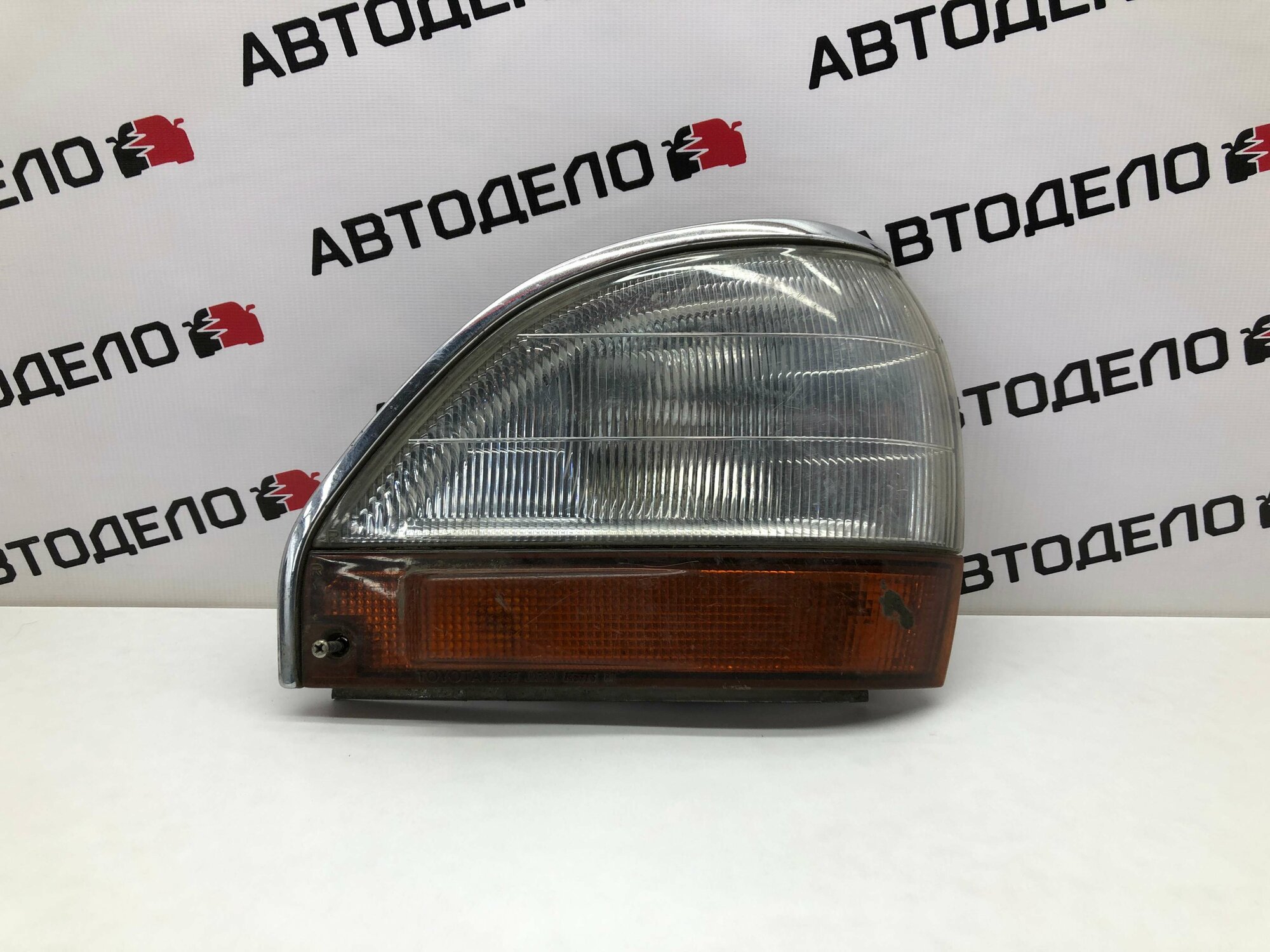 Фонарь габаритный правый Toyota Town Ace R30