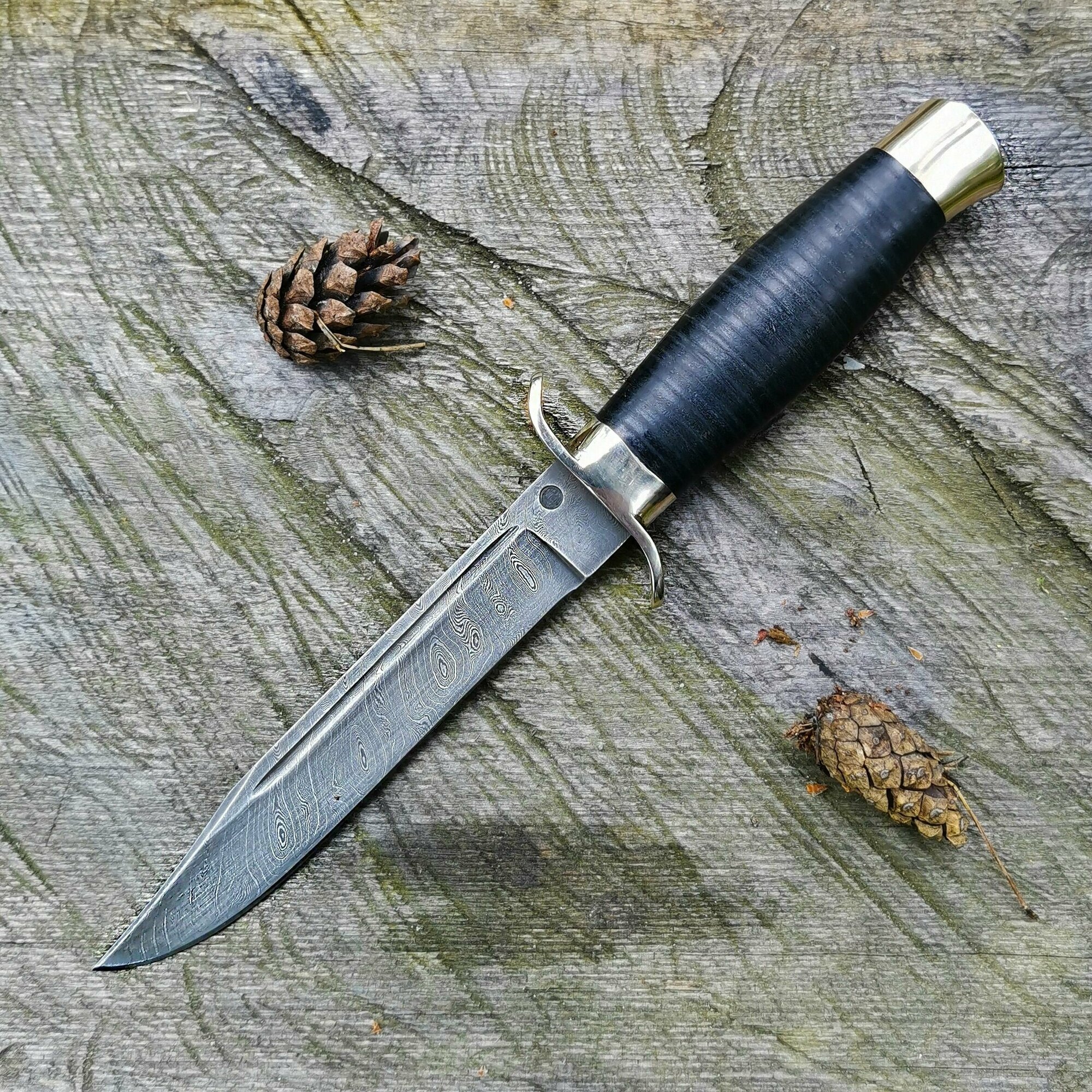 Нож разведчика "НР-40" классический из дамасской стали с литьём из мельхиора (тыльник гладкий), рукоять кожа