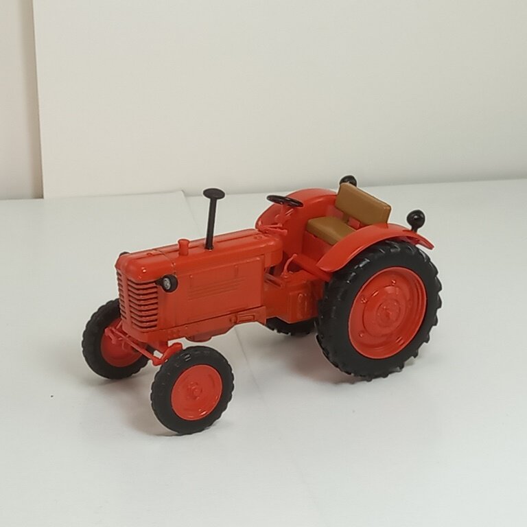 фото Коллекционная модель трактора Hachette МТЗ-2 "Беларусь", красный, 1:43