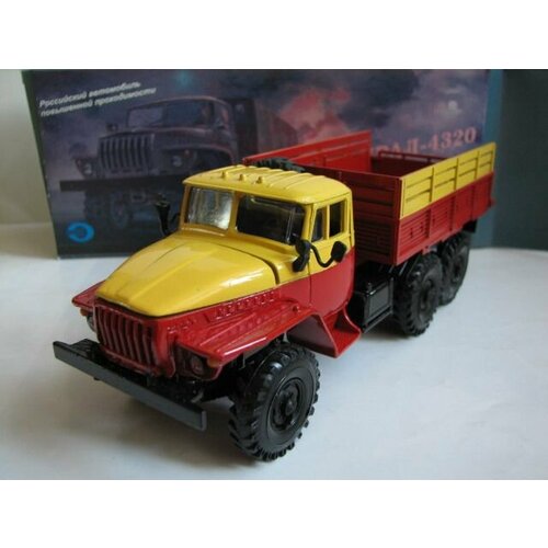 Масштабная модель УРАЛ-4320 АТП (2-х цветный) , раритет, масштаб 1/43