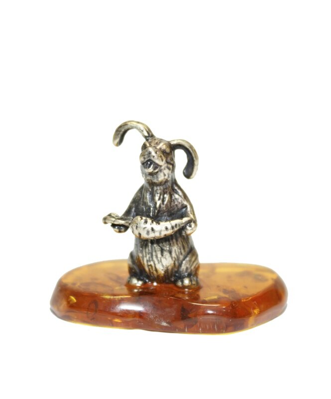 Фигурка Заяц с морковкой (пресс) 4х2.5х3см LY-360306