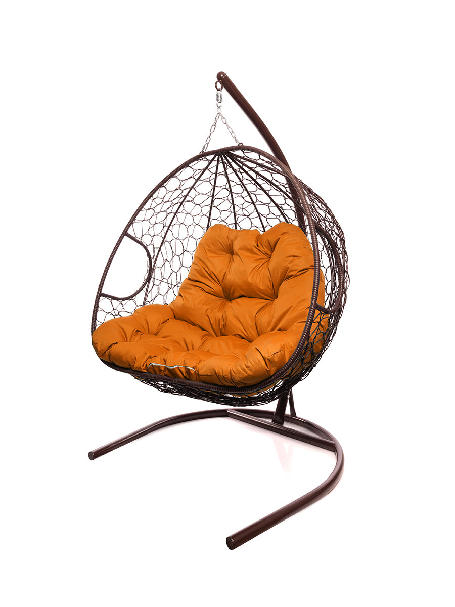 Подвесное кресло из ротанга "Для двоих" коричневое с оранжевой подушкой M-GROUP