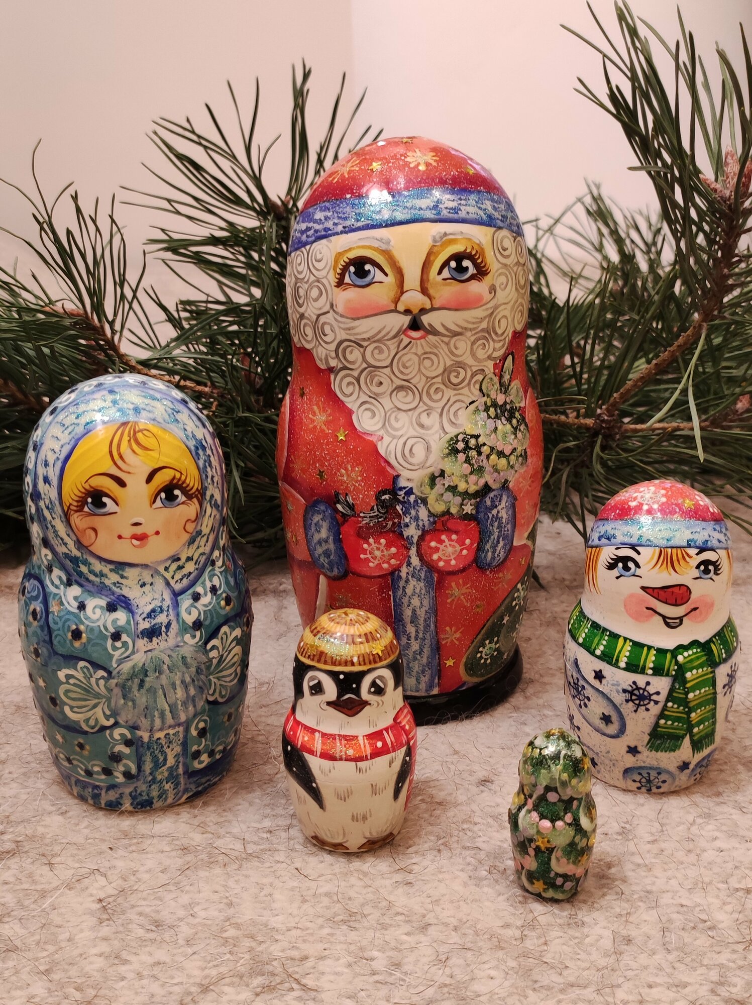 Матрешка новогодняя "Дед Мороз и друзья" 17,5 х 8,5 см. Ручная работа.
