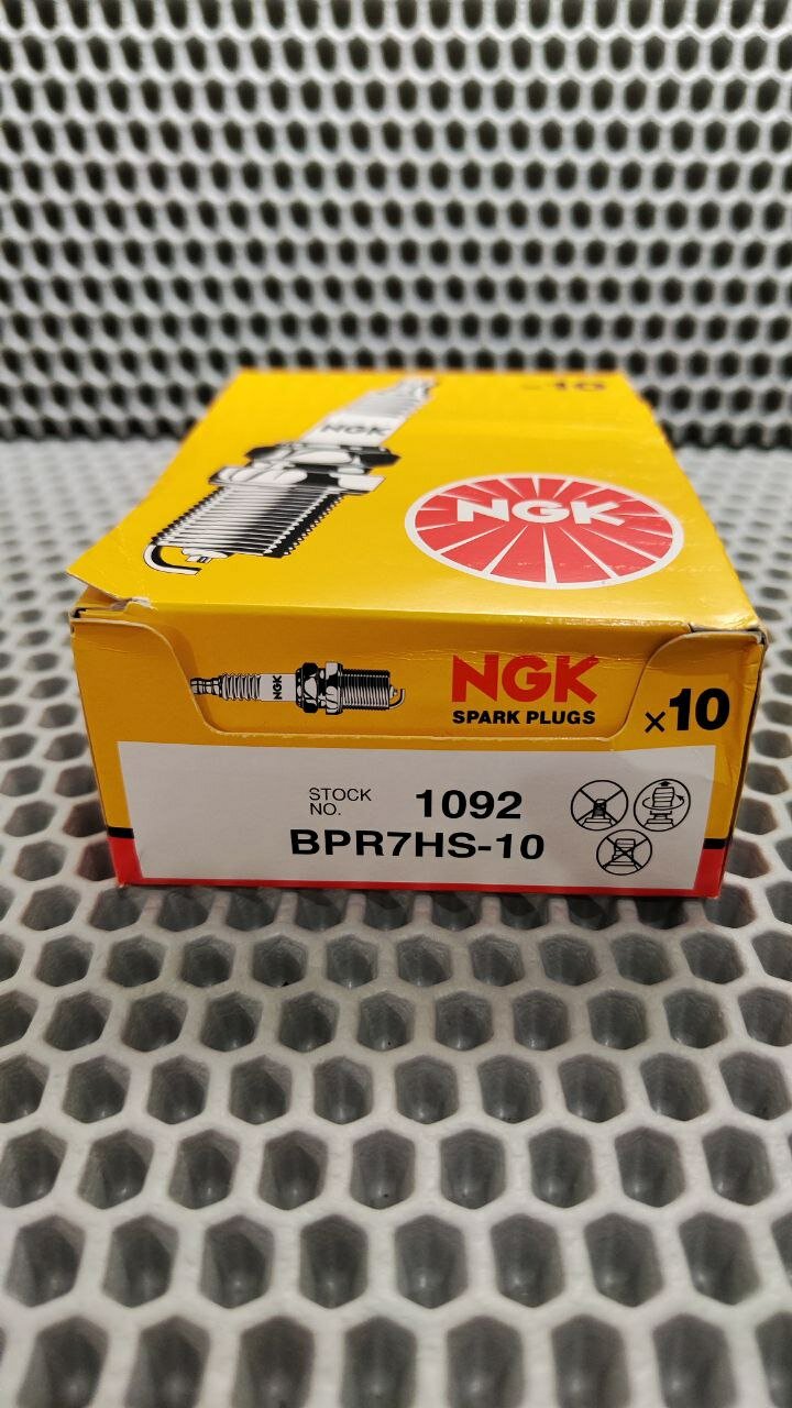 Свеча зажигания NGK 1092 BPR7HS-10 1 шт.