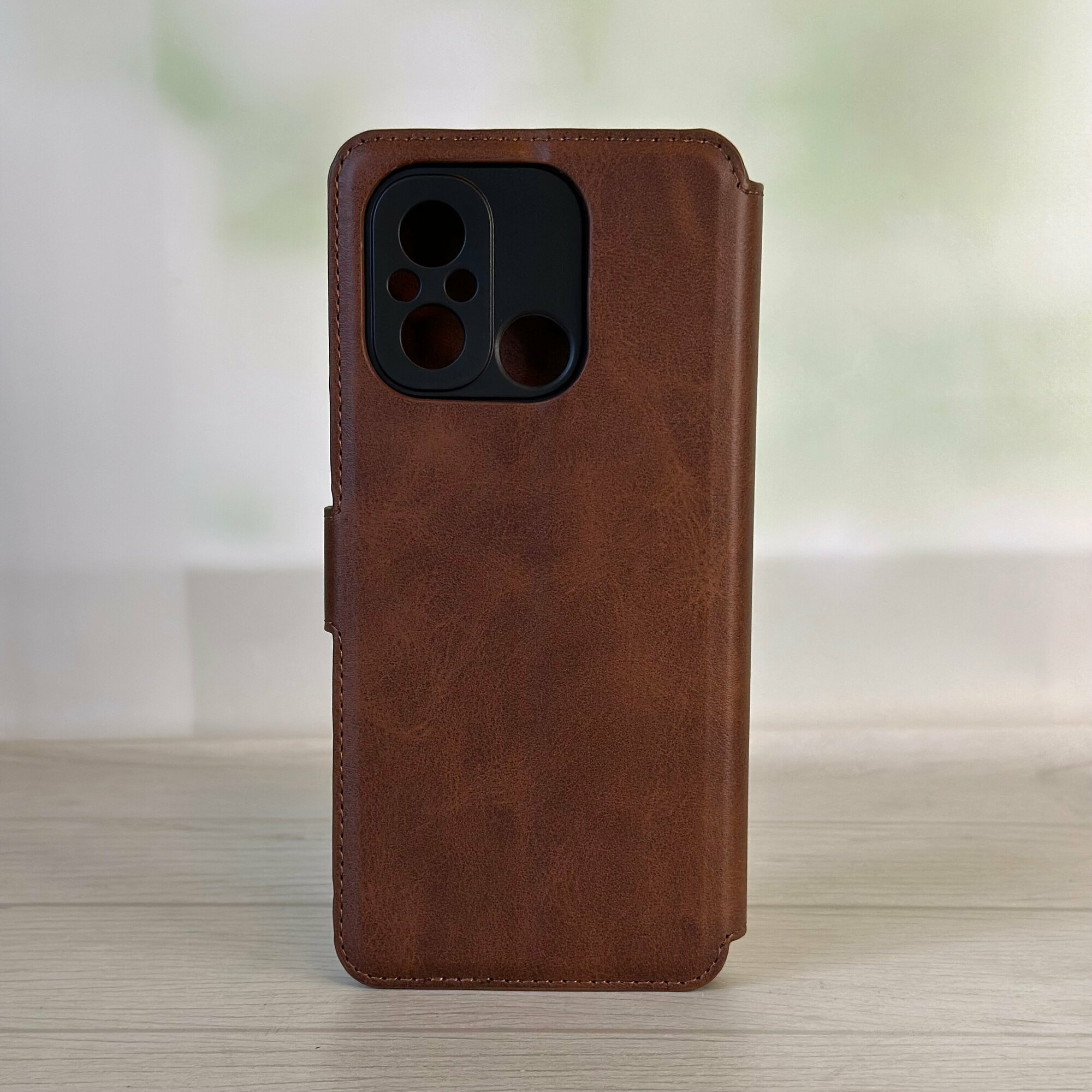 Чехол книжка для Xiaomi Redmi 12C кожаный коричневый с магнитной застежкой — фото 1