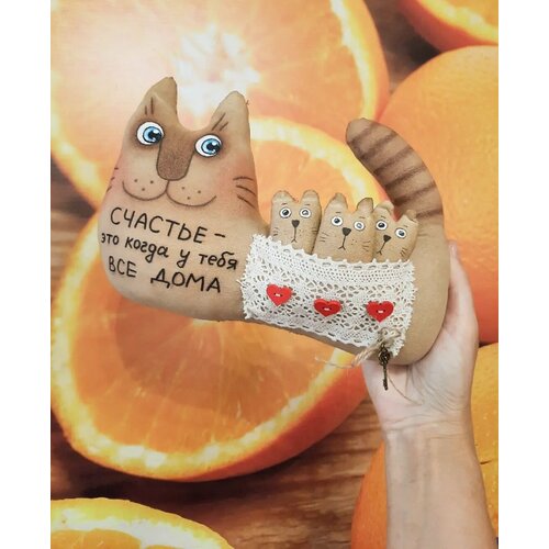 Кошка с котятами 