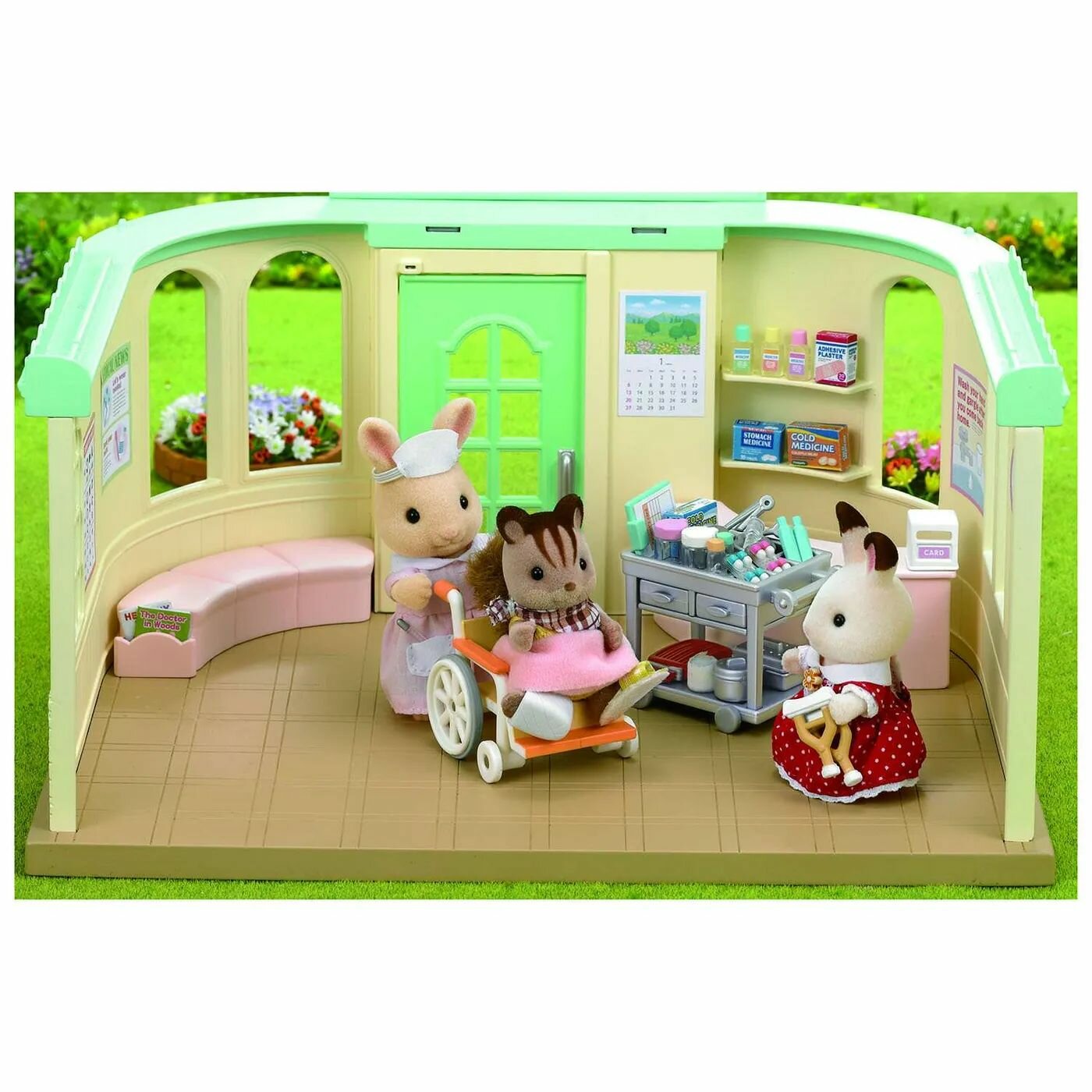 Игровой набор Sylvanian Families Медсесетра с аксессуарами - фото №16