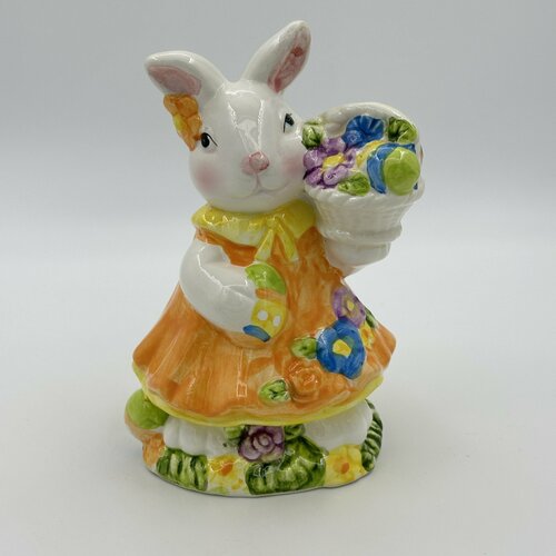 Копилка Пасхальный заяц в платье с корзинкой фаянс роспись 8619₽
